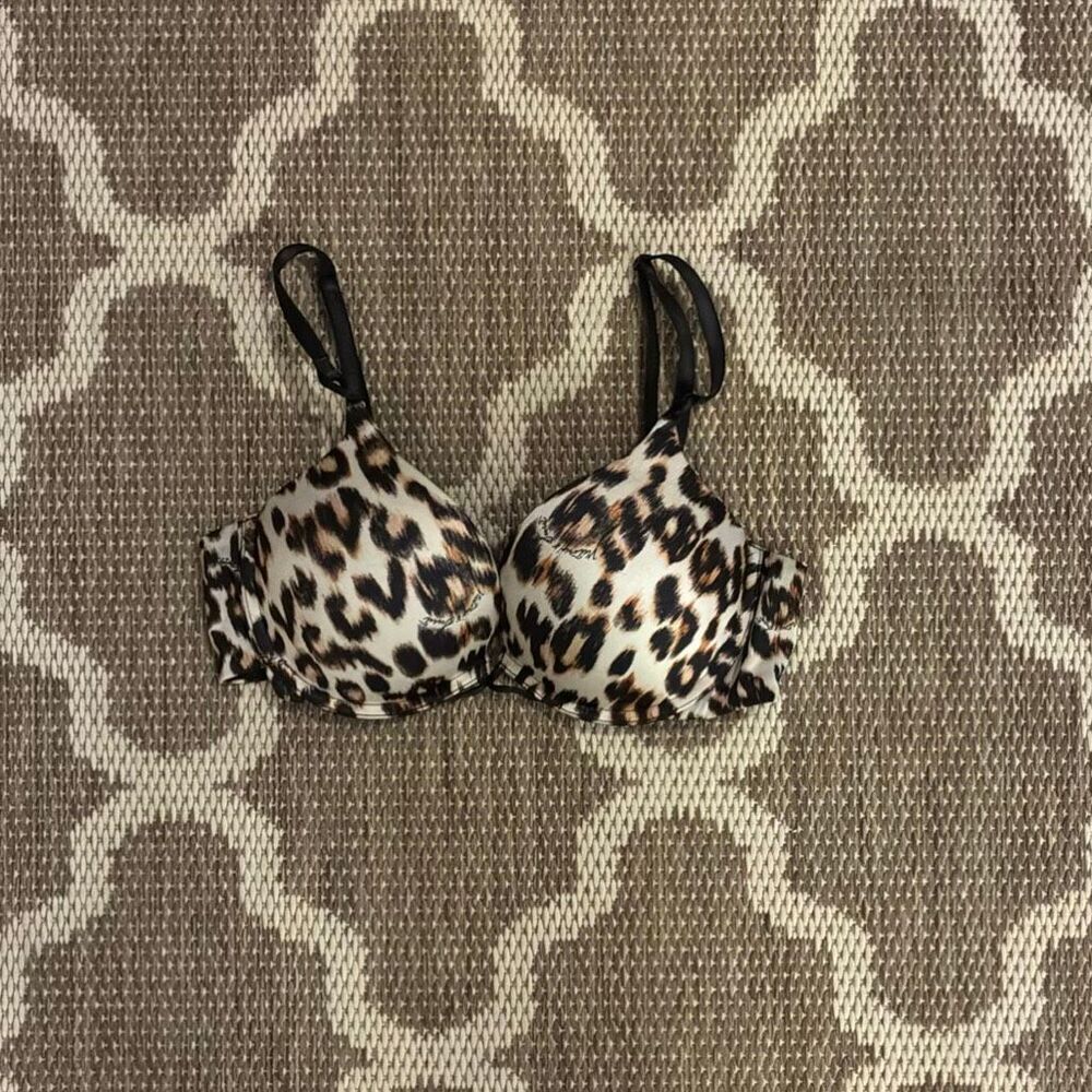 Victoria’s Secret bombshell plunge bra size 36B